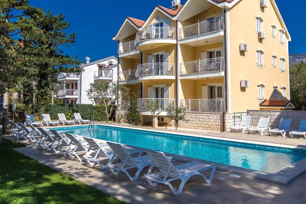 Apartments With A Swimming Pool Jadranovo, Crikvenica - 3238 Exteriör bild